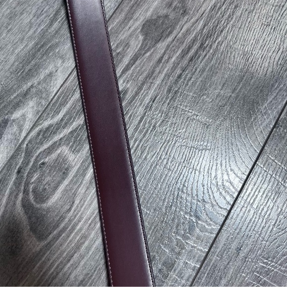Cole Haan men’s Reversible Feather Edge Leather Black brown Belt size 32 - Picture 8 of 11
